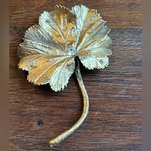 Indie Glen Jewelry Metropolitan Museum of Art 24 gold plated Lady’s Mantel Leaf!